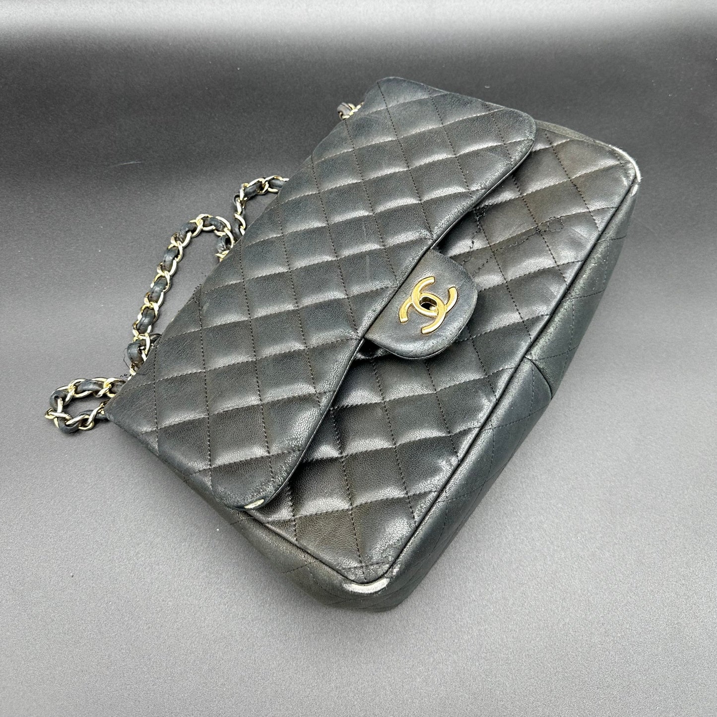 Tintura e Riparazione angoli Chanel