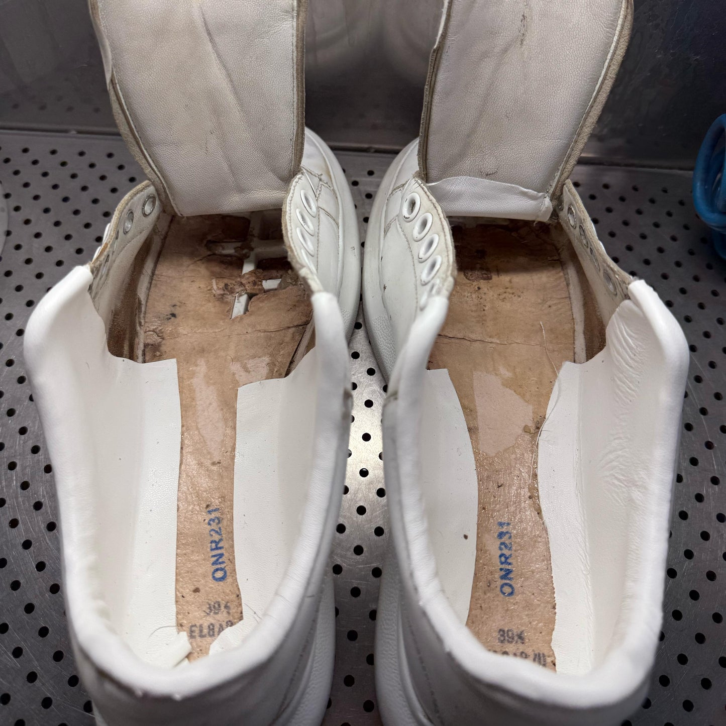 Leather insole