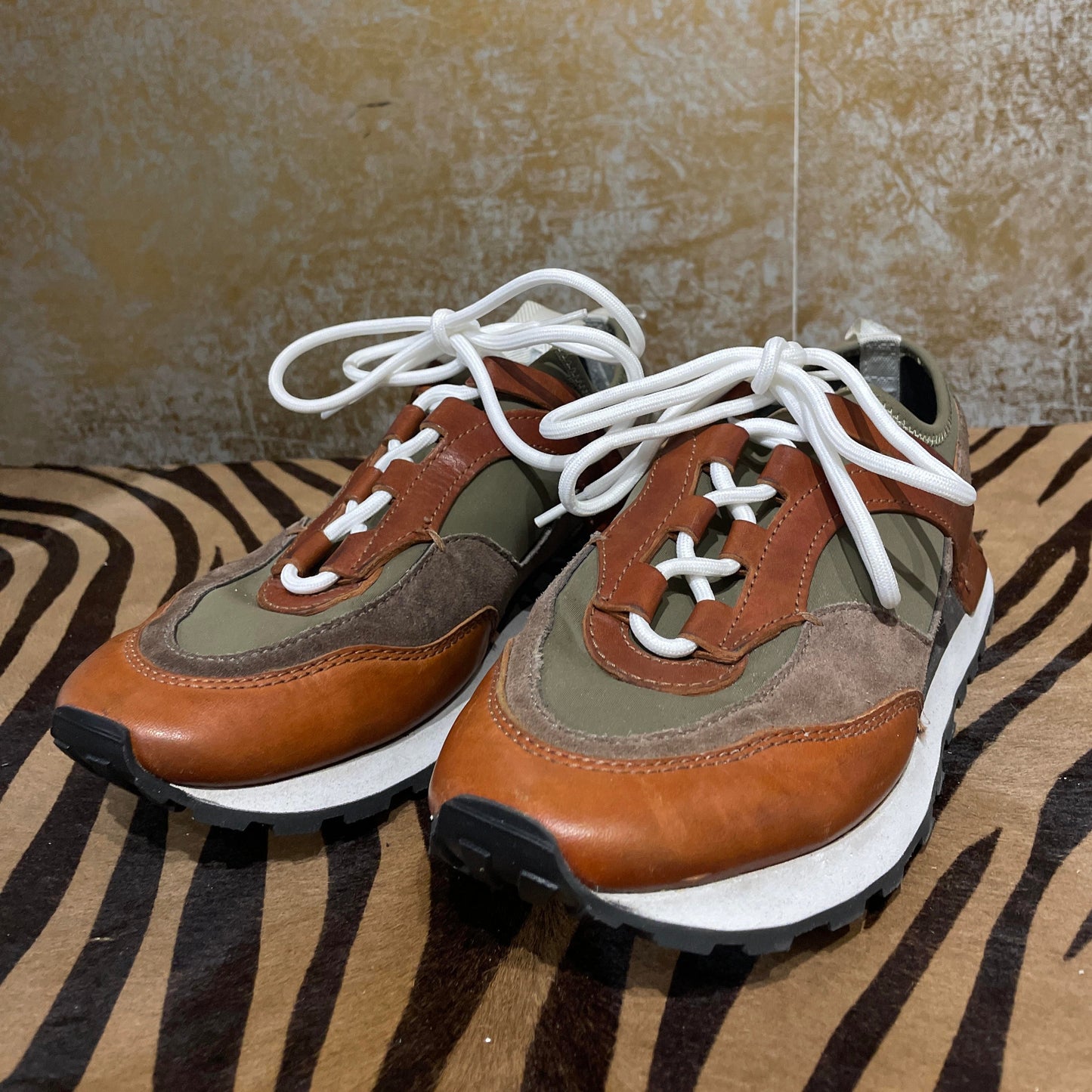 Full rubber sole