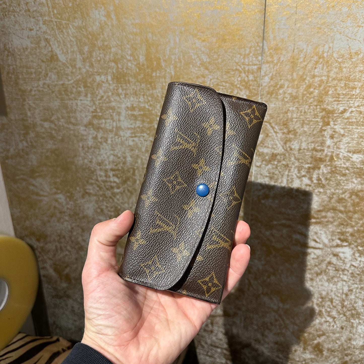 Cover wallet button