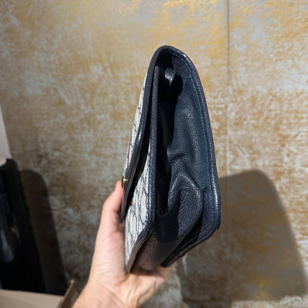 Change of external seam edge