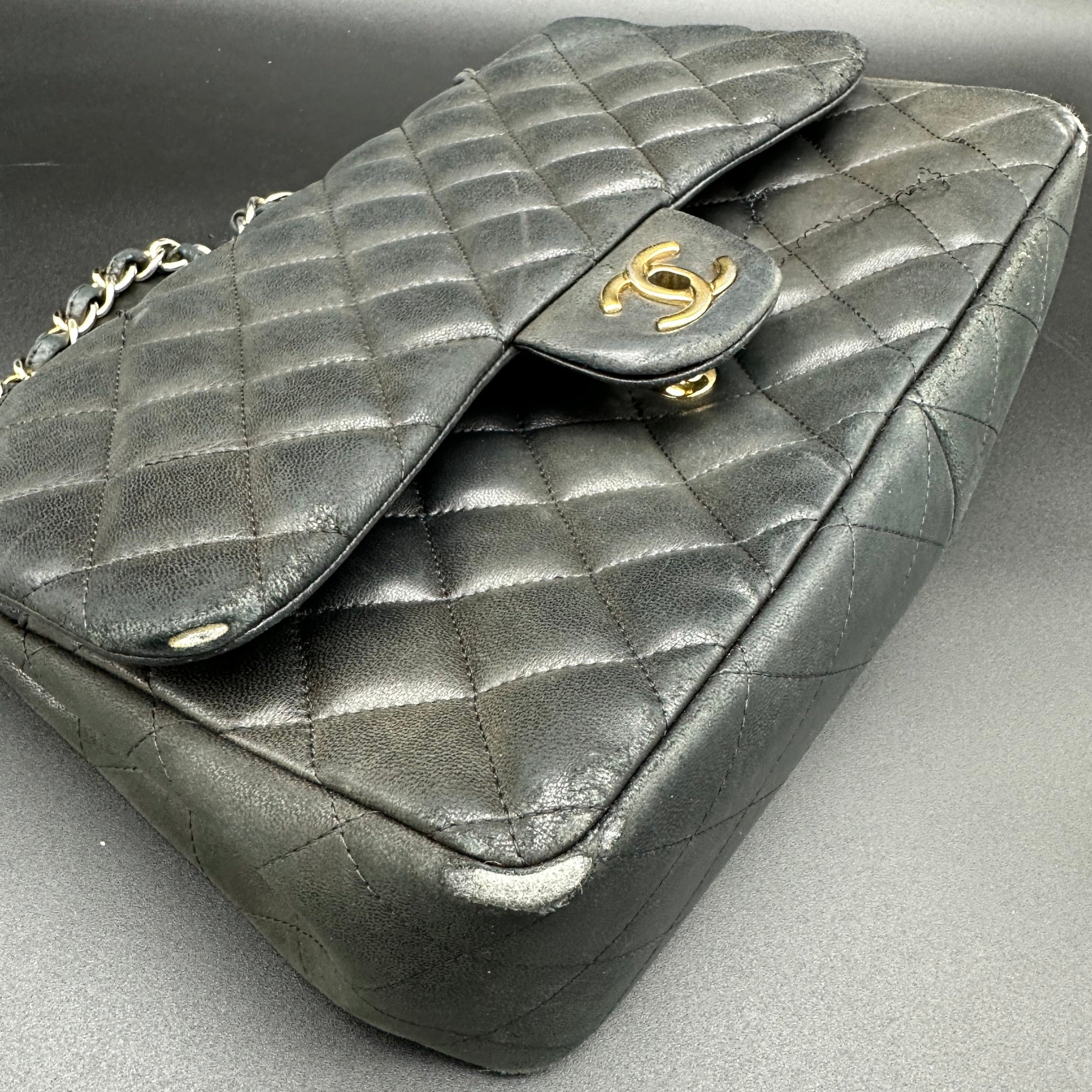 Chanel corner dyeing and repair